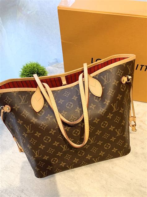 louis vuitton neverfull monogram red lining